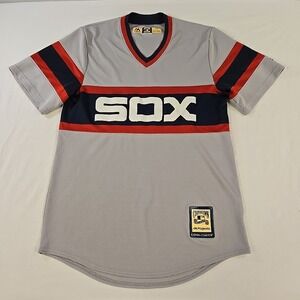 Vintage Majestic Cooperstown Collection Chicago White Sox Jersey Size Small Gray